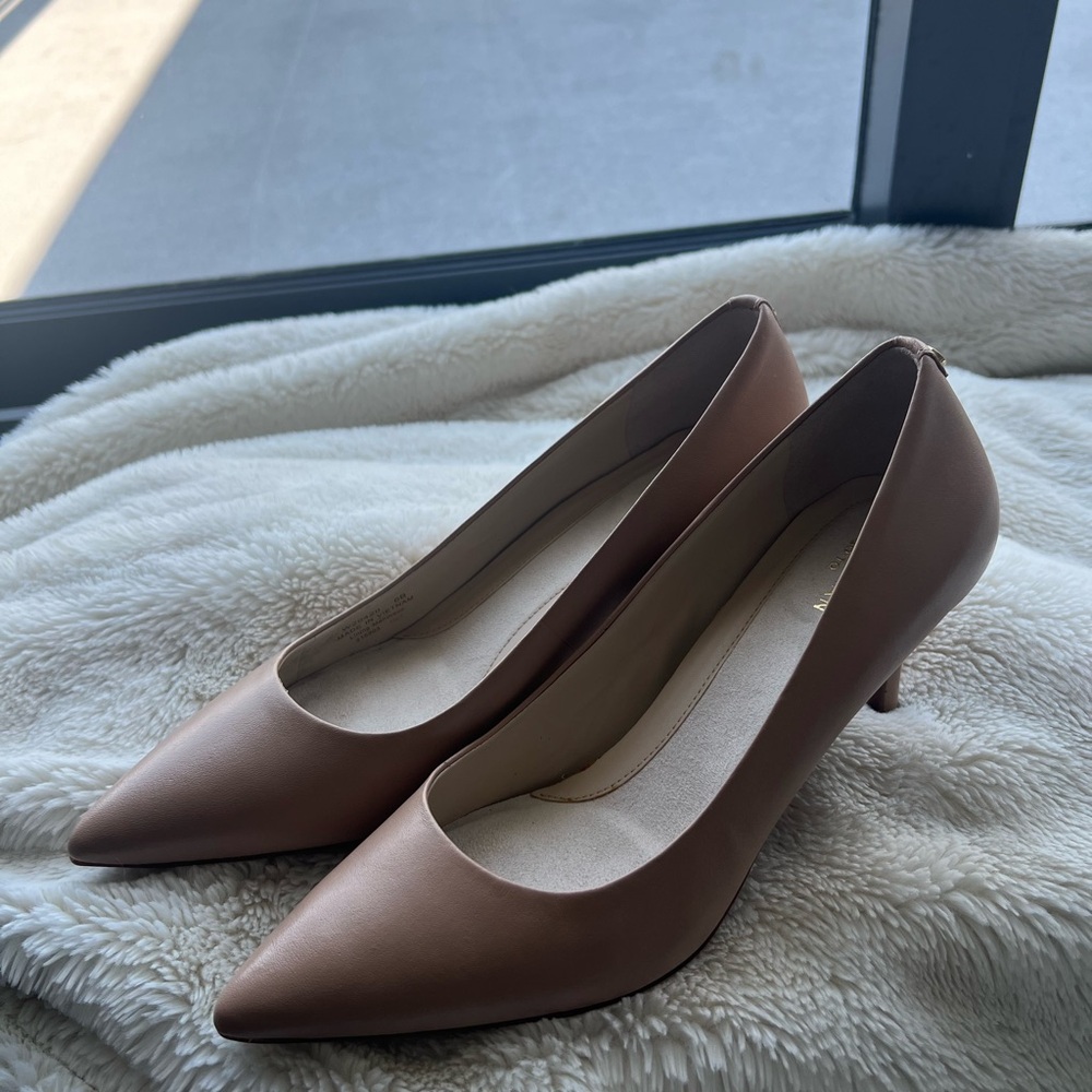 COLE HAAN heels 👠